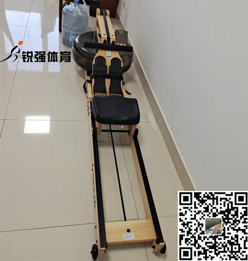 淄博某小区业主在好博体育选购的划船机