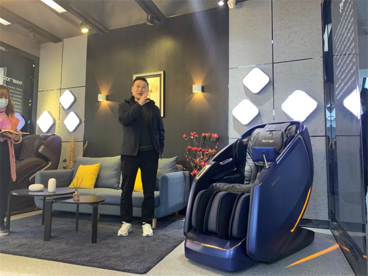 好博体育集团旗下品牌—锐珀尔举行新款4D穴感总裁按摩椅S500内训会
